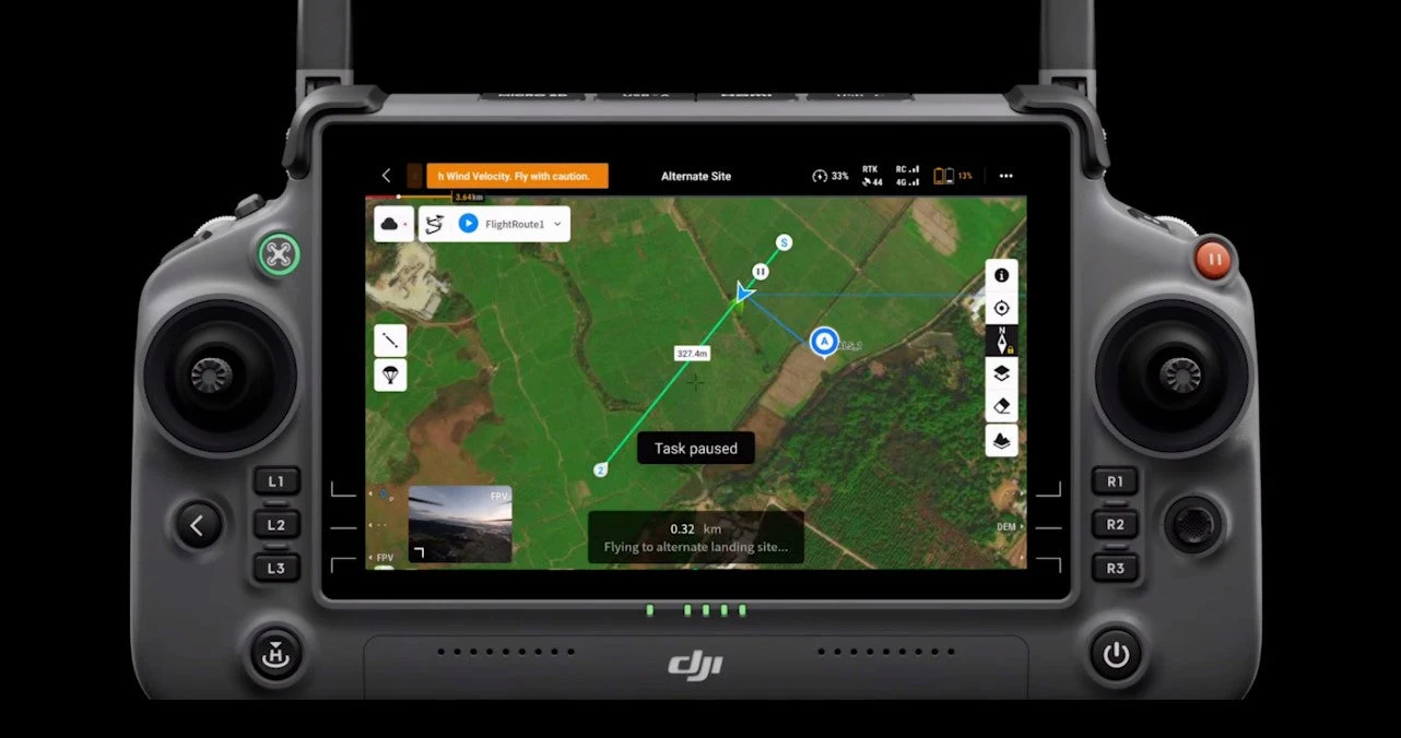 DJI RC Plus · 无人机带屏遥控器
