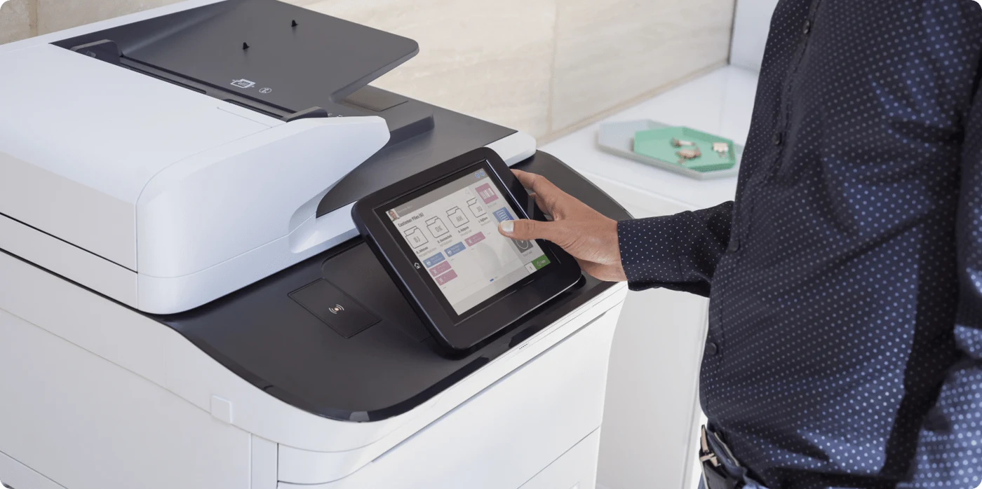 HP LaserJet Enterprise · 操作面板 · 打印机操作屏