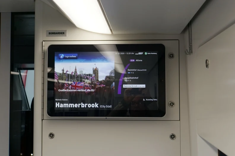 Passenger information display · 乘客信息 LCD